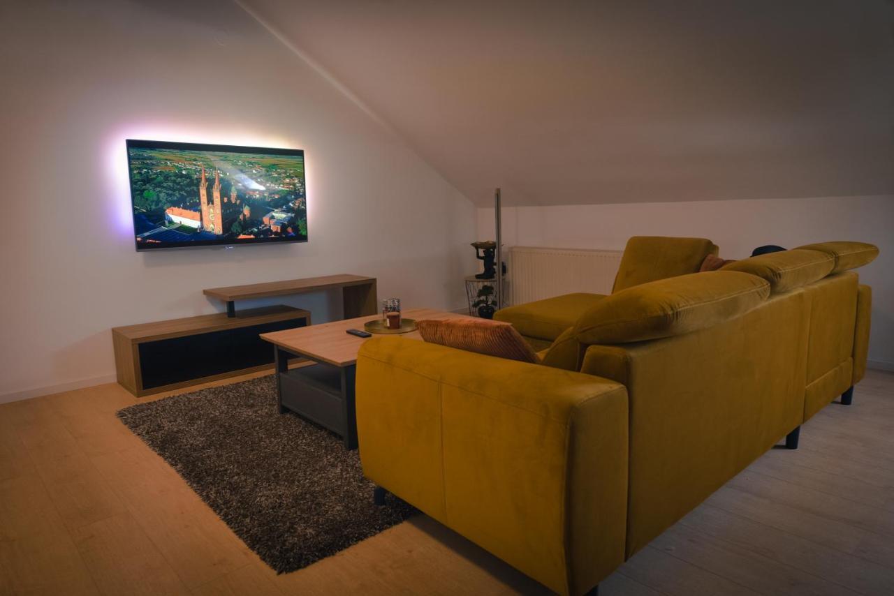 Mila Apartman Appartamento Ðakovo Esterno foto